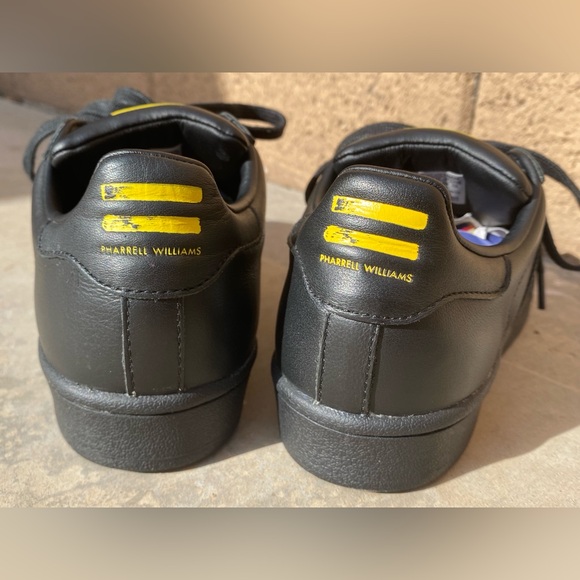 RARE NWOT Adidas Superstar x Pharrell Williams Sneakers in Black & Yellow - Picture 6 of 16